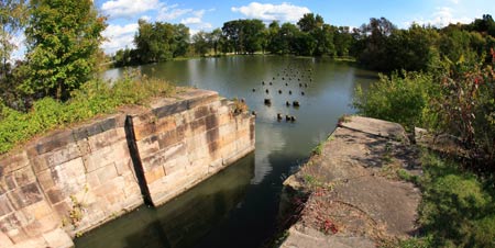 Rosce Village Canal Locks